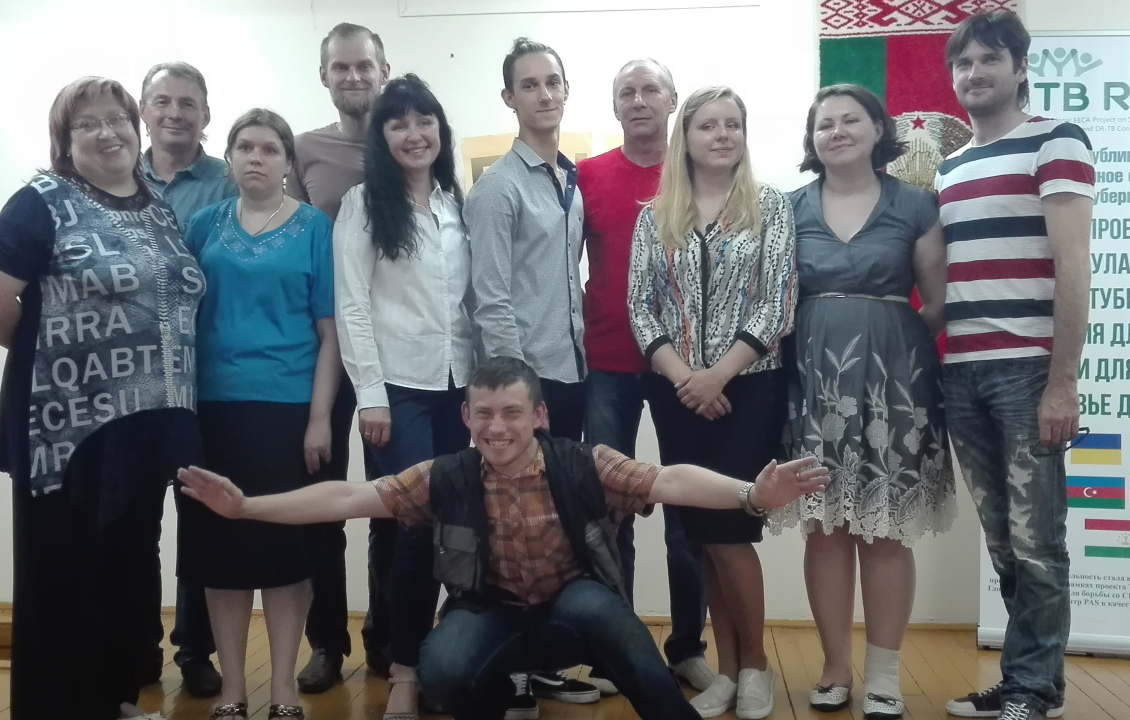 В Беларуси спектакль «форум-театра» позволил повысить у присутствоваших на нем уровень знаний о туберкулезе и толерантность к людям, затронутым ТБ